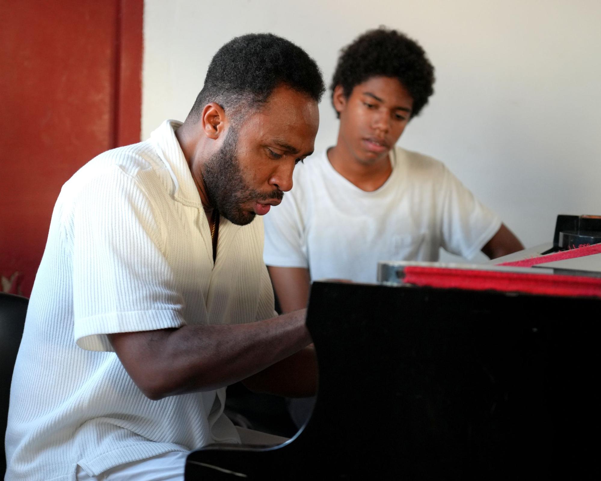 Piano technique instruction